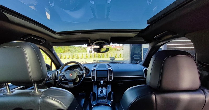 Porsche Cayenne cena 102000 przebieg: 264000, rok produkcji 2011 z Olsztyn małe 379